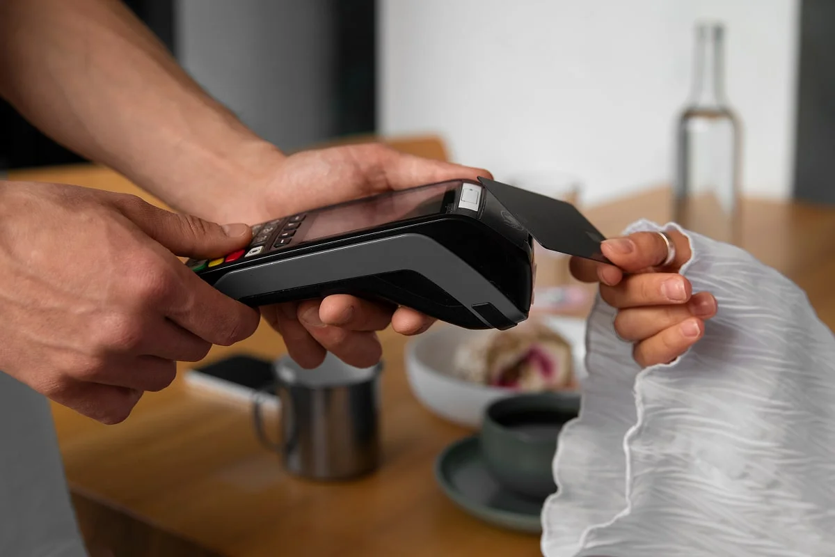 how to choose the best credit card processor for your uk business